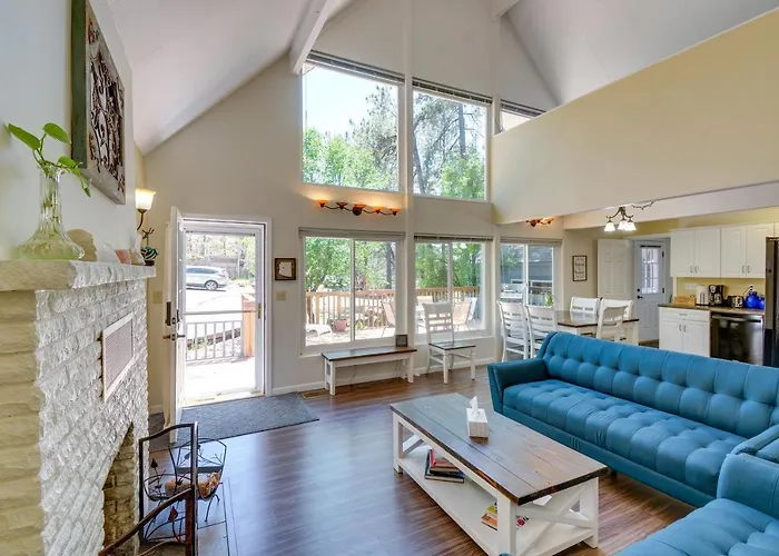 Holiday home A-frame With Deck - 12 Mi To Lynx Lake!
