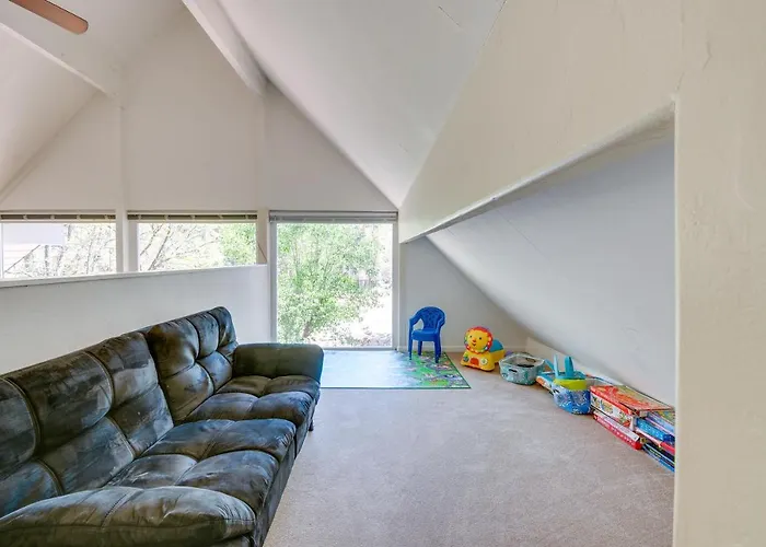 A-frame With Deck - 12 Mi To Lynx Lake! Holiday home *
