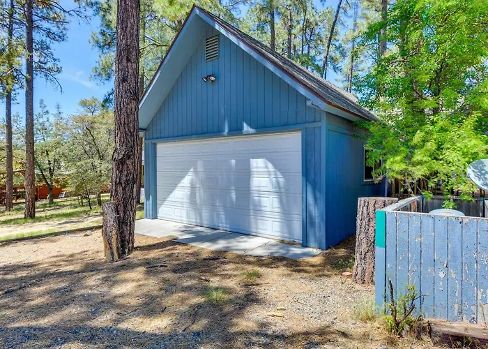 A-frame With Deck - 12 Mi To Lynx Lake!