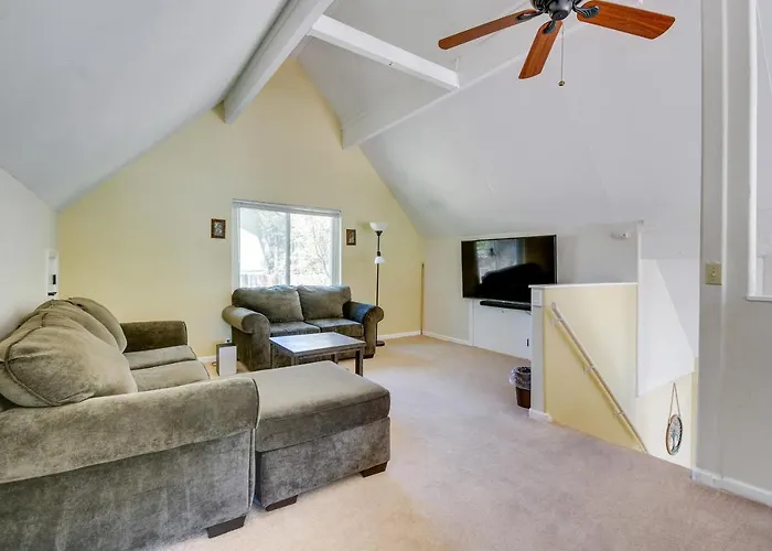 A-frame With Deck - 12 Mi To Lynx Lake! Holiday home Prescott