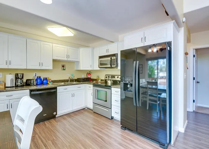 Holiday home A-frame With Deck - 12 Mi To Lynx Lake! *